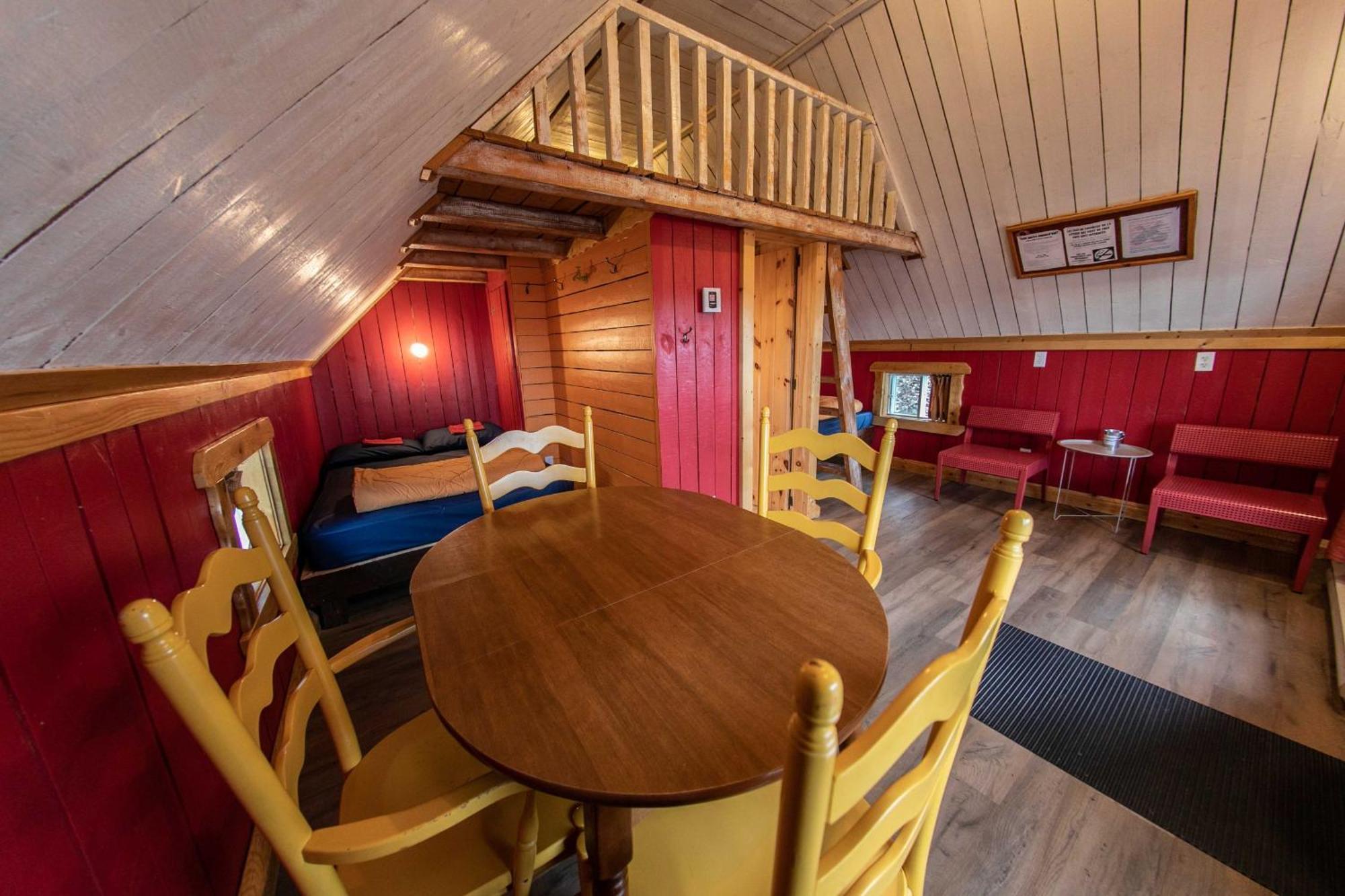 Auberge Festive Sea Shack Sainte Anne-des-Chênes Buitenkant foto