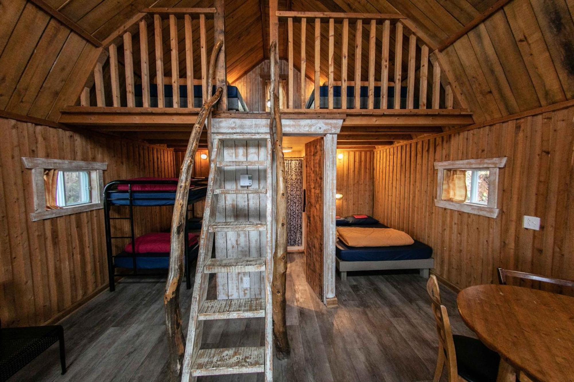 Auberge Festive Sea Shack Sainte Anne-des-Chênes Buitenkant foto
