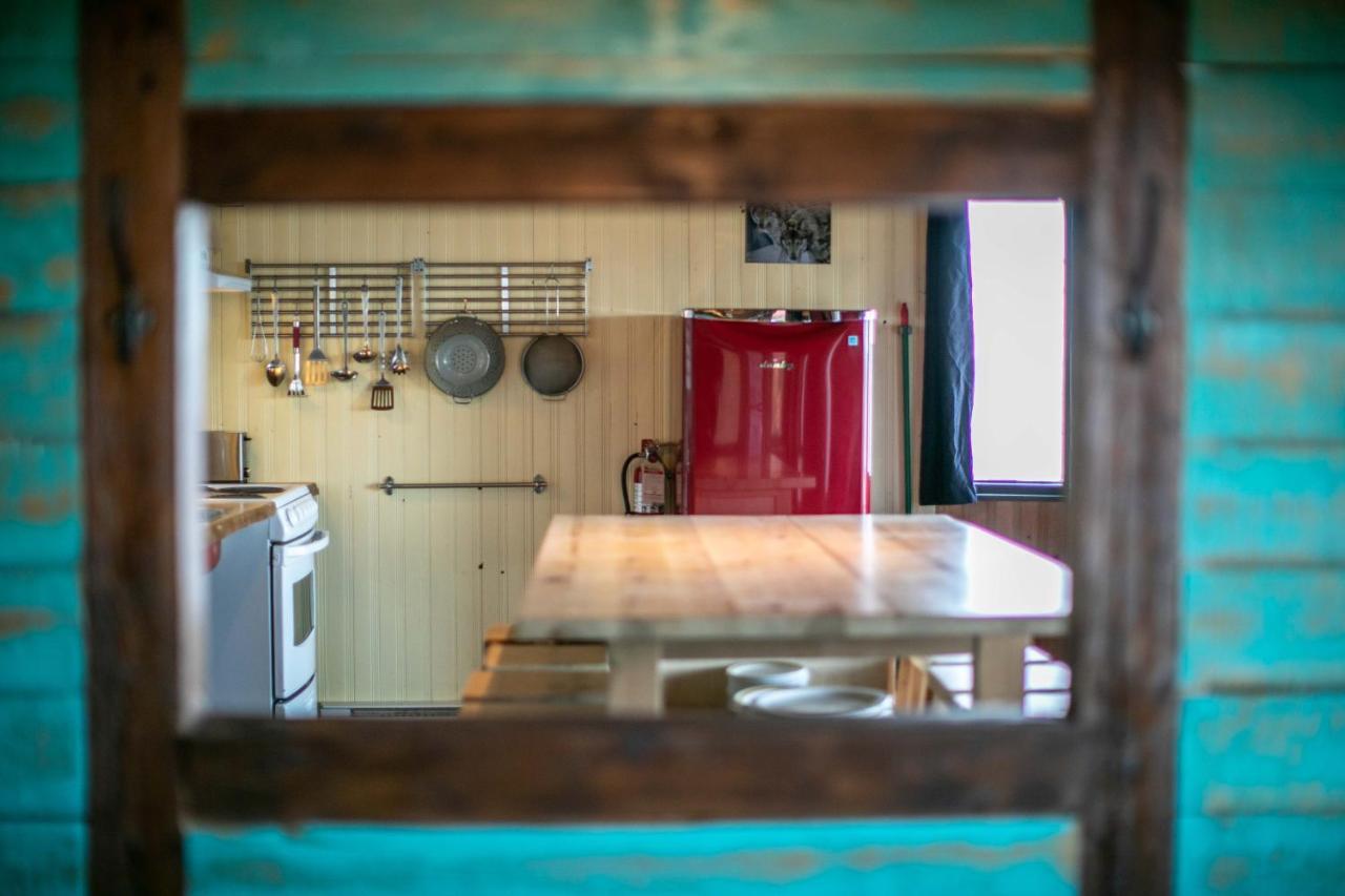 Auberge Festive Sea Shack Sainte Anne-des-Chênes Buitenkant foto