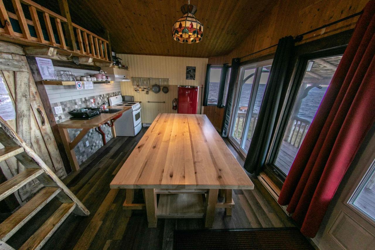 Auberge Festive Sea Shack Sainte Anne-des-Chênes Buitenkant foto