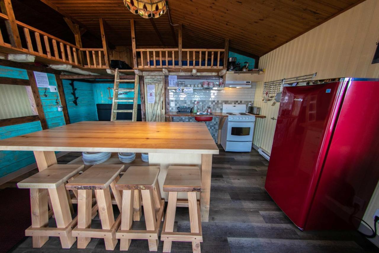 Auberge Festive Sea Shack Sainte Anne-des-Chênes Buitenkant foto