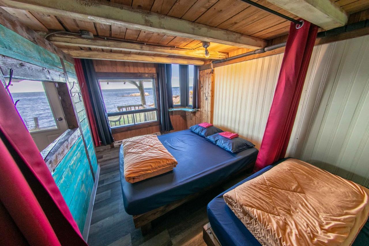 Auberge Festive Sea Shack Sainte Anne-des-Chênes Buitenkant foto