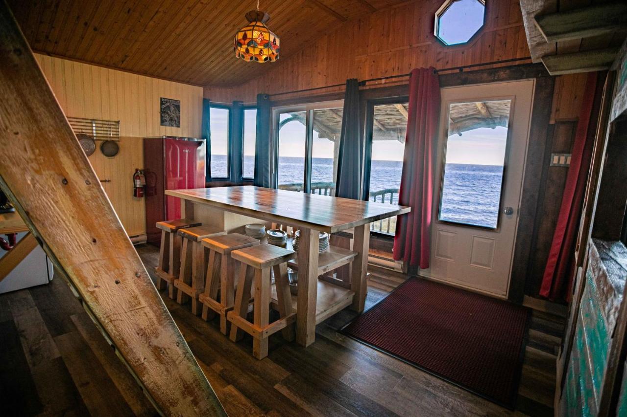 Auberge Festive Sea Shack Sainte Anne-des-Chênes Buitenkant foto
