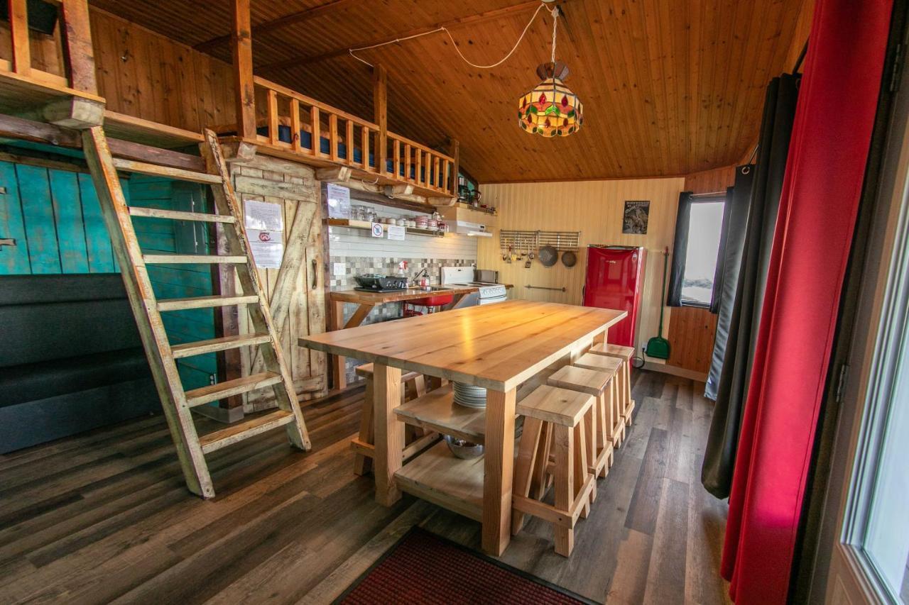 Auberge Festive Sea Shack Sainte Anne-des-Chênes Buitenkant foto